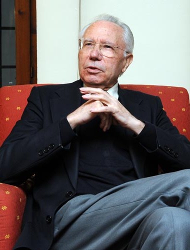 El profesor Carmelo Lisón Tolosana en la víspera de su doctorado honoris causa.
